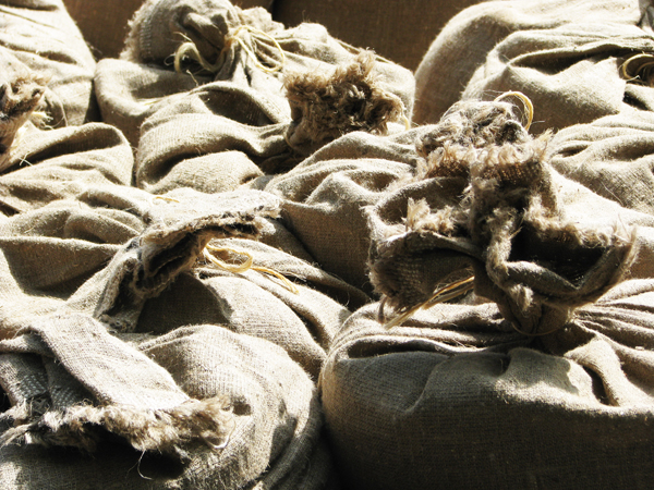 L’indispensable sac de jute pour le grain et la farine